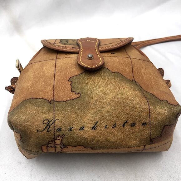 Alverio Martin Classe Geo Tan Leather Crossbody Bag - Picture 7 of 16